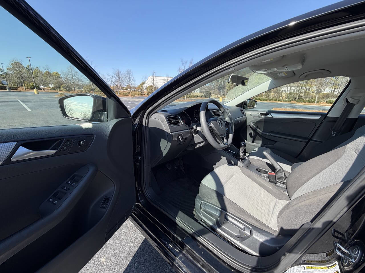 Used 2017 Volkswagen Jetta S image 12