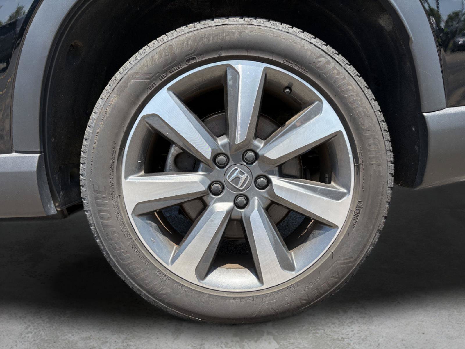Used 2025 Honda Pilot Elite image 23