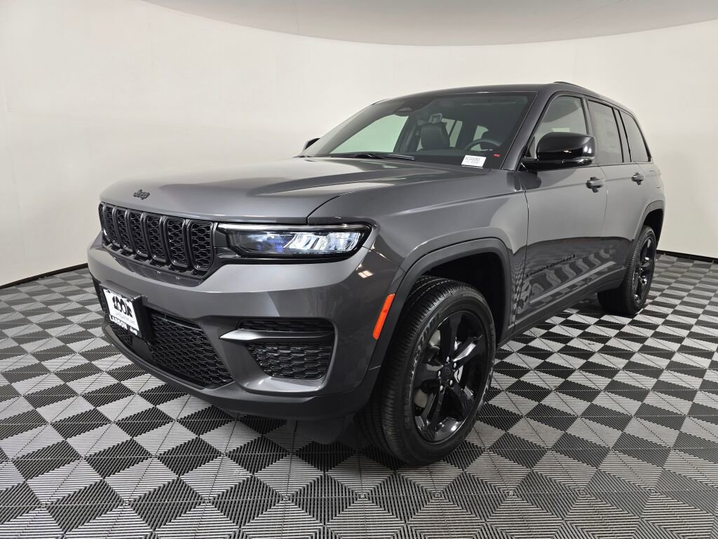 New 2025 Jeep Grand Cherokee Altitude image 8