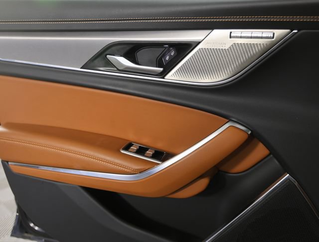 Used 2022 Jaguar XF R-Dynamic SE image 13