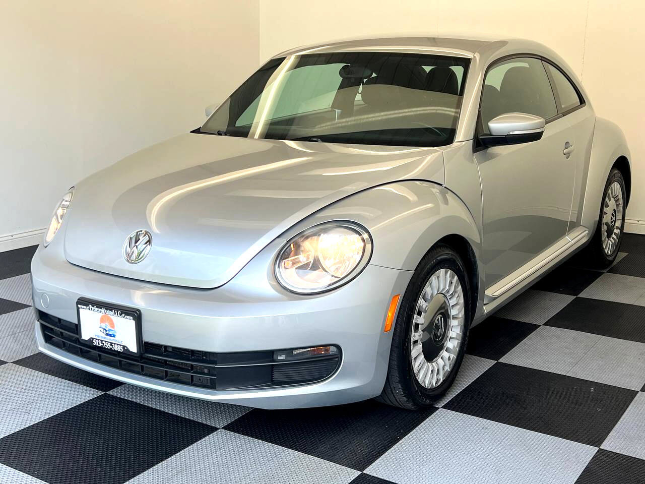 Used 2013 Volkswagen Beetle 2.5 image 1