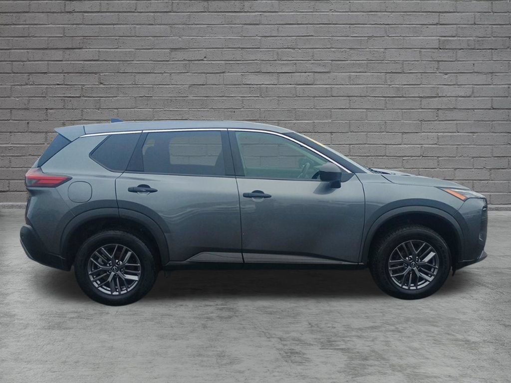Used 2023 Nissan Rogue S AWD/4WD image 9