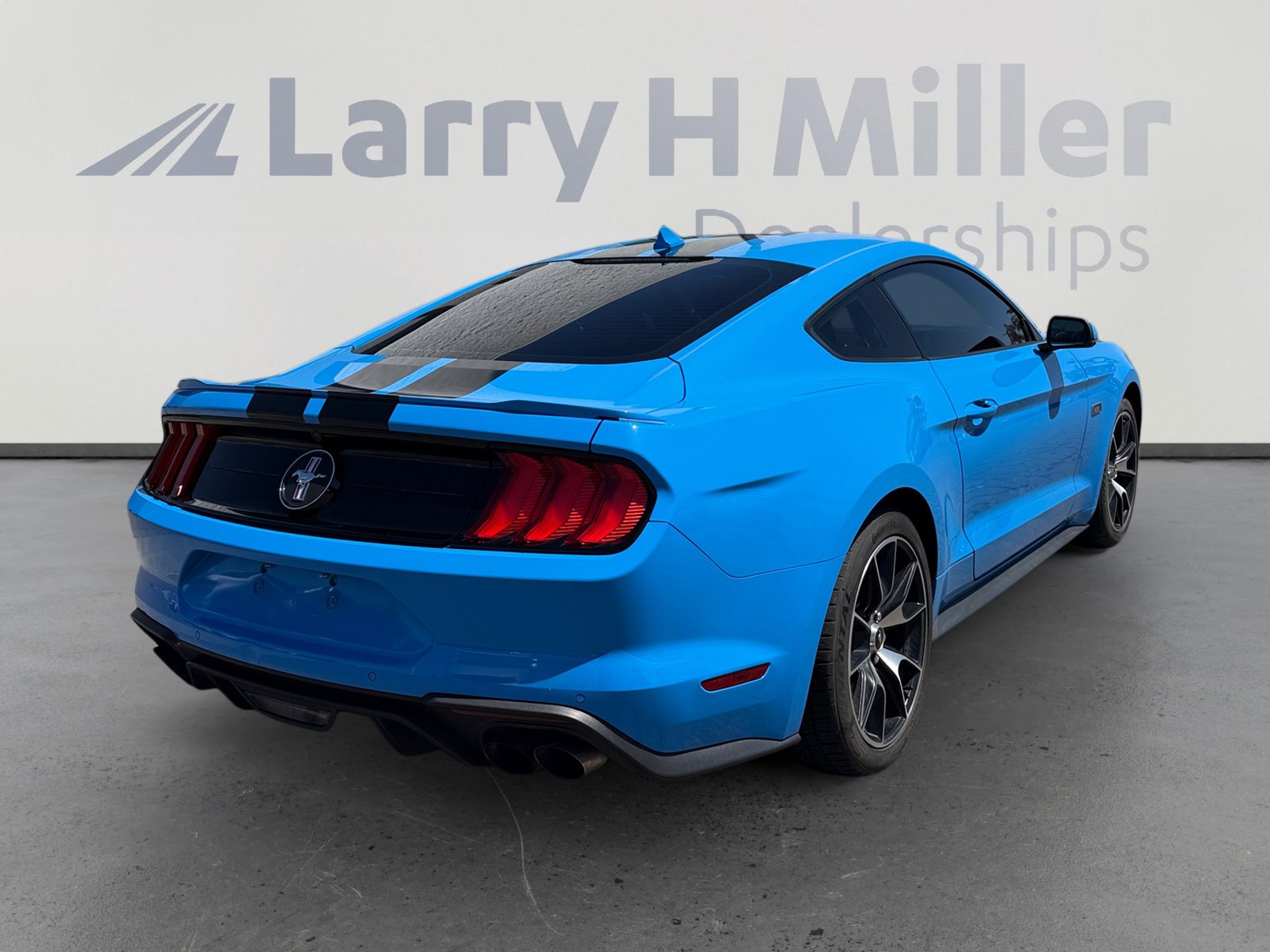 Certified 2022 Ford Mustang Premium w/ 2.3L High Performance Package RWD image 5