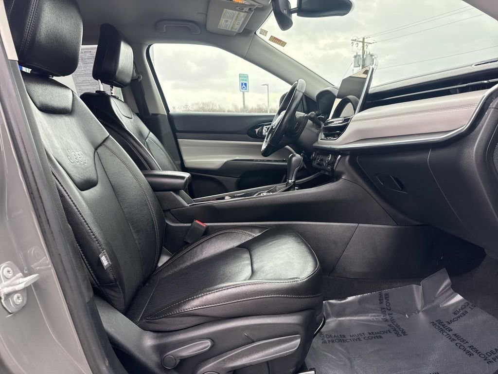 Used 2022 Jeep Compass Limited image 13