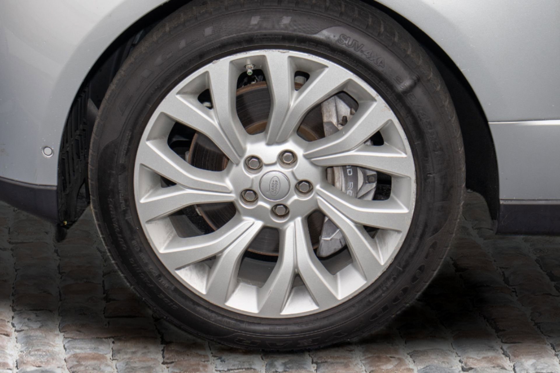 Used 2018 Land Rover Range Rover HSE image 38