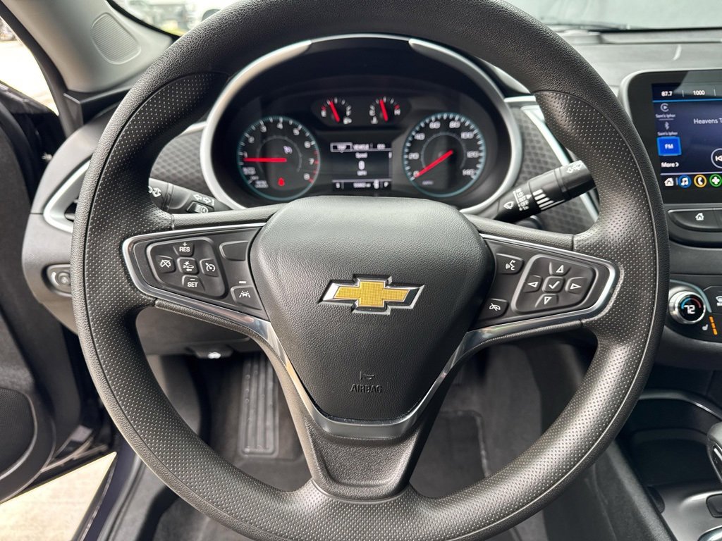 Used 2023 Chevrolet Malibu LT image 3