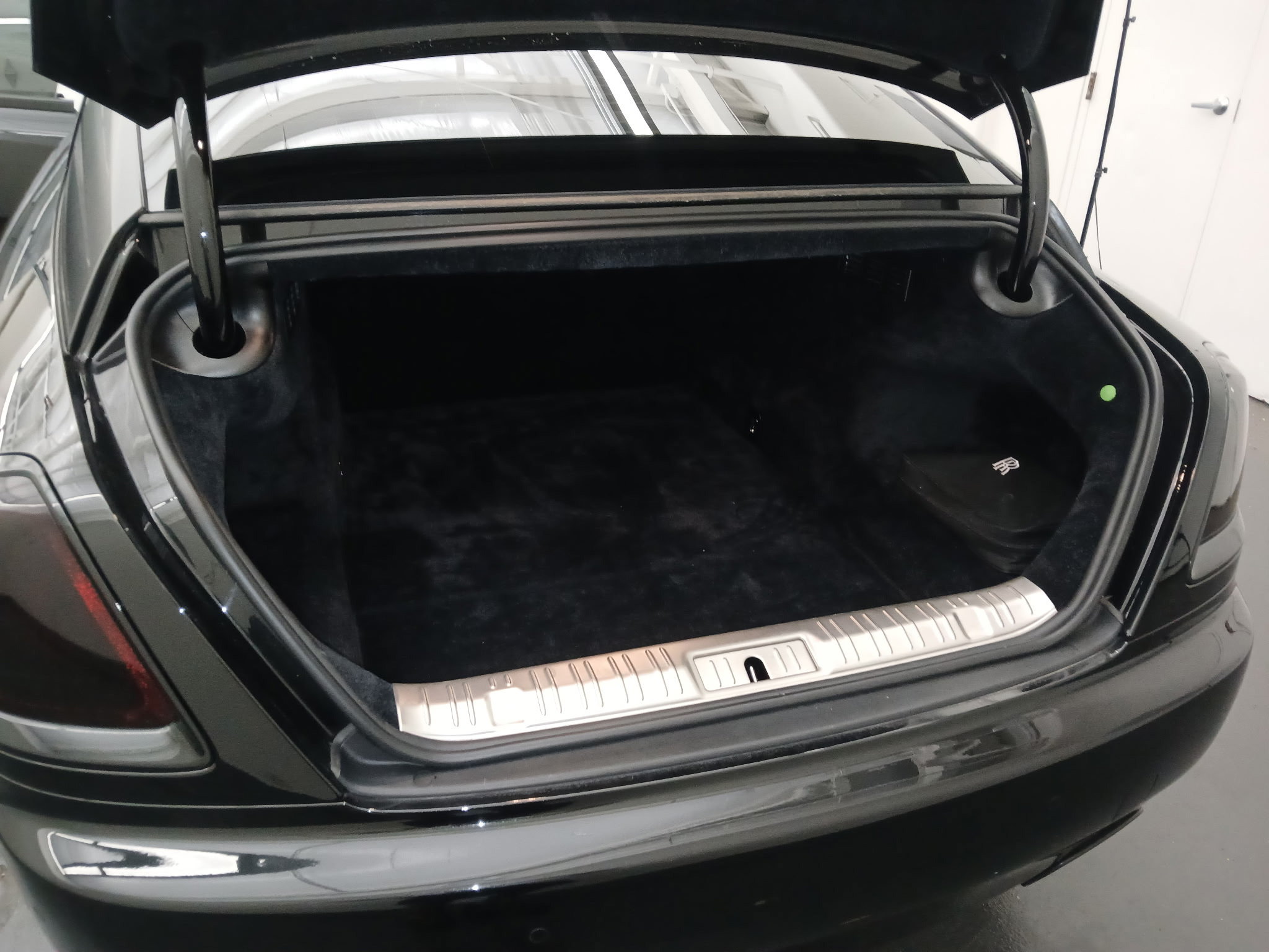 Used 2018 Rolls-Royce Wraith RWD image 7