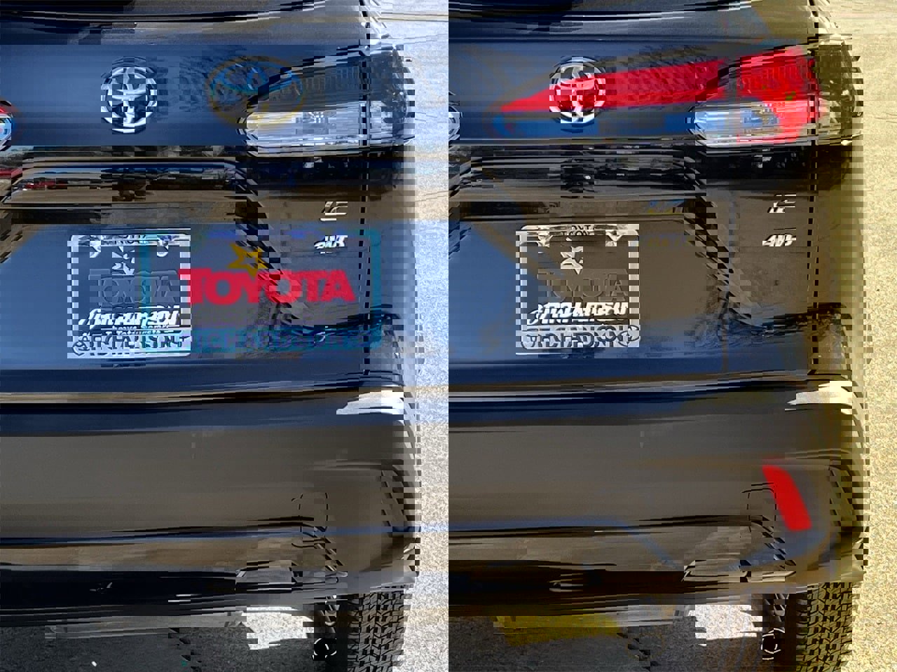 Used 2023 Toyota Corolla Cross LE image 6