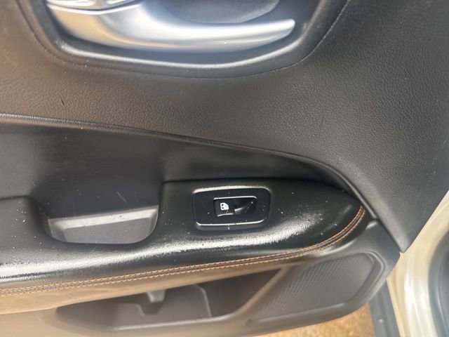 Used 2018 Jeep Compass Limited w/ Navigation Group image 28