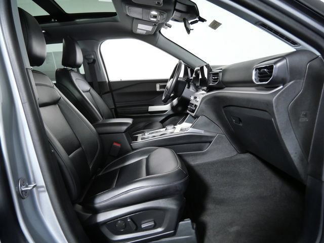 Certified 2024 Ford Explorer XLT w/ Equipment Group 202A AWD/4WD image 7