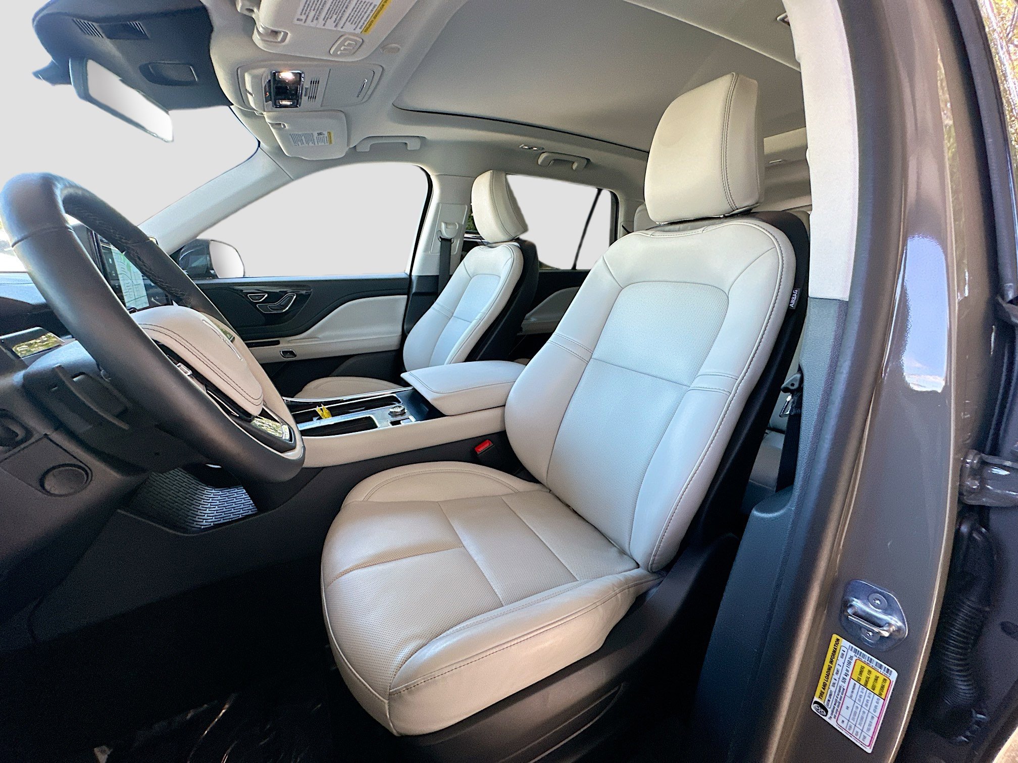 Used 2025 Lincoln Aviator 2WD image 21