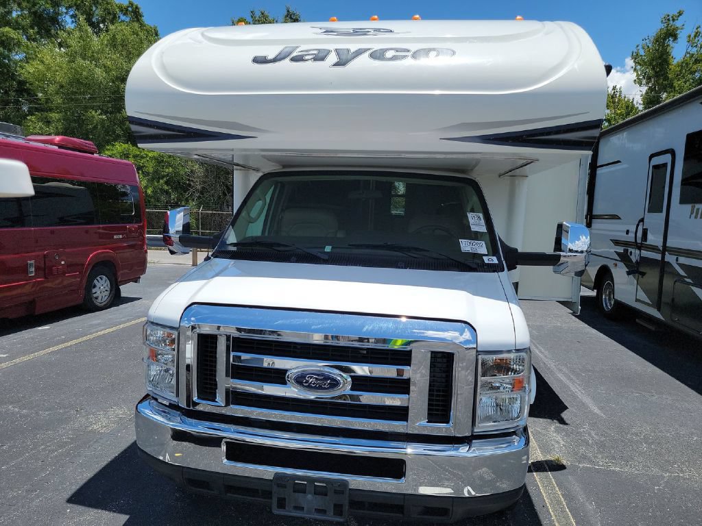 Used 2018 Ford E-450 and Econoline 450 Super Duty w/ Motorhome Prep Package RWD image 3
