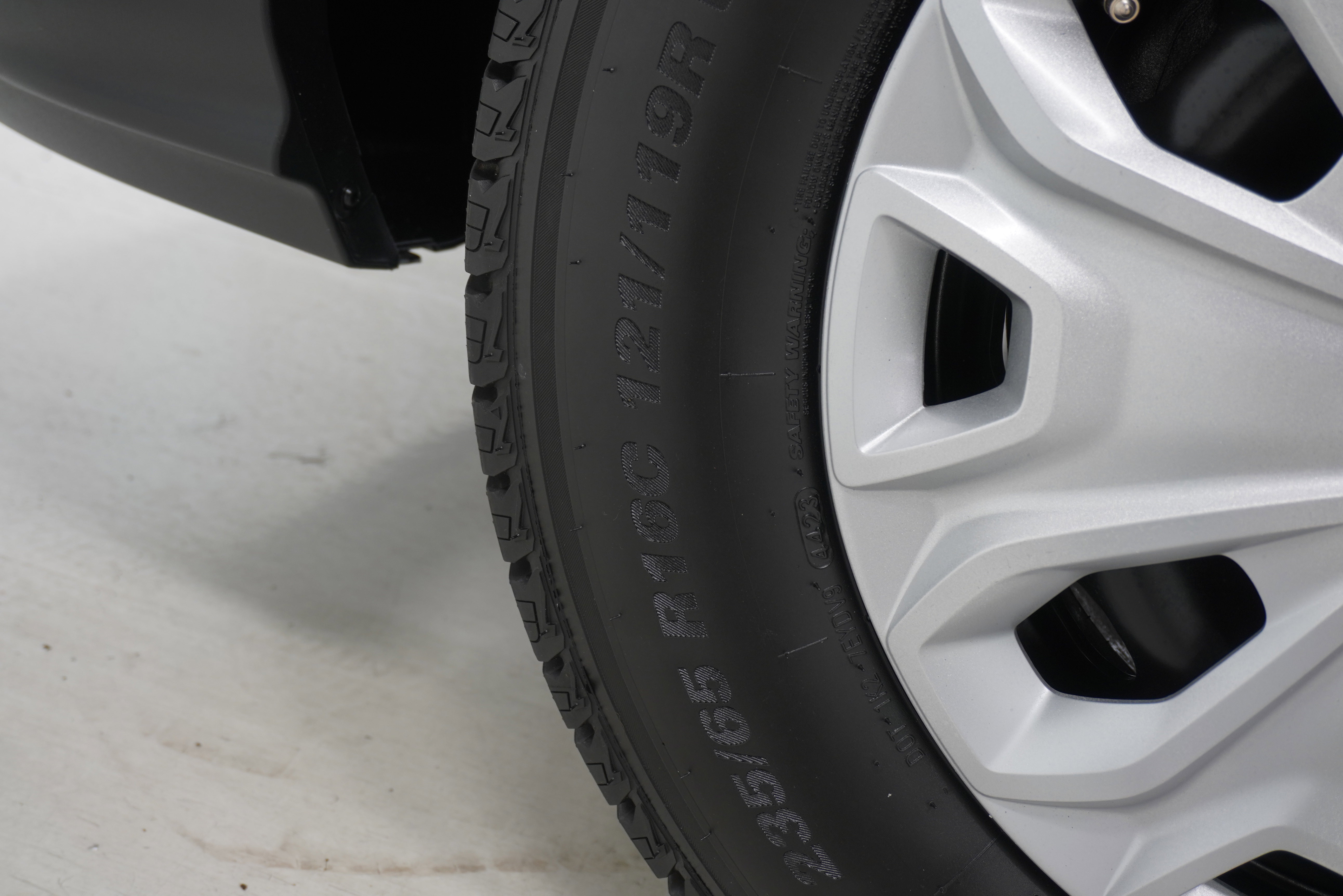 Used 2023 Ford Transit 250 Low Roof w/ Exterior Upgrade Package image 19