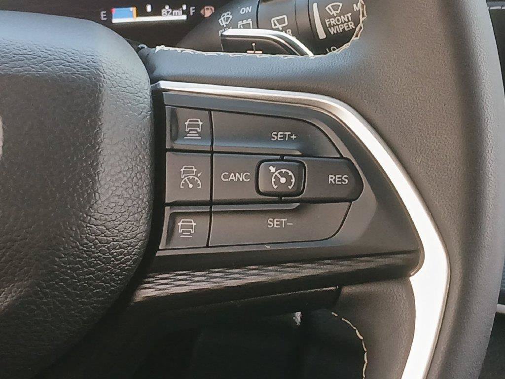 Used 2024 Jeep Grand Cherokee L Laredo AWD/4WD image 11