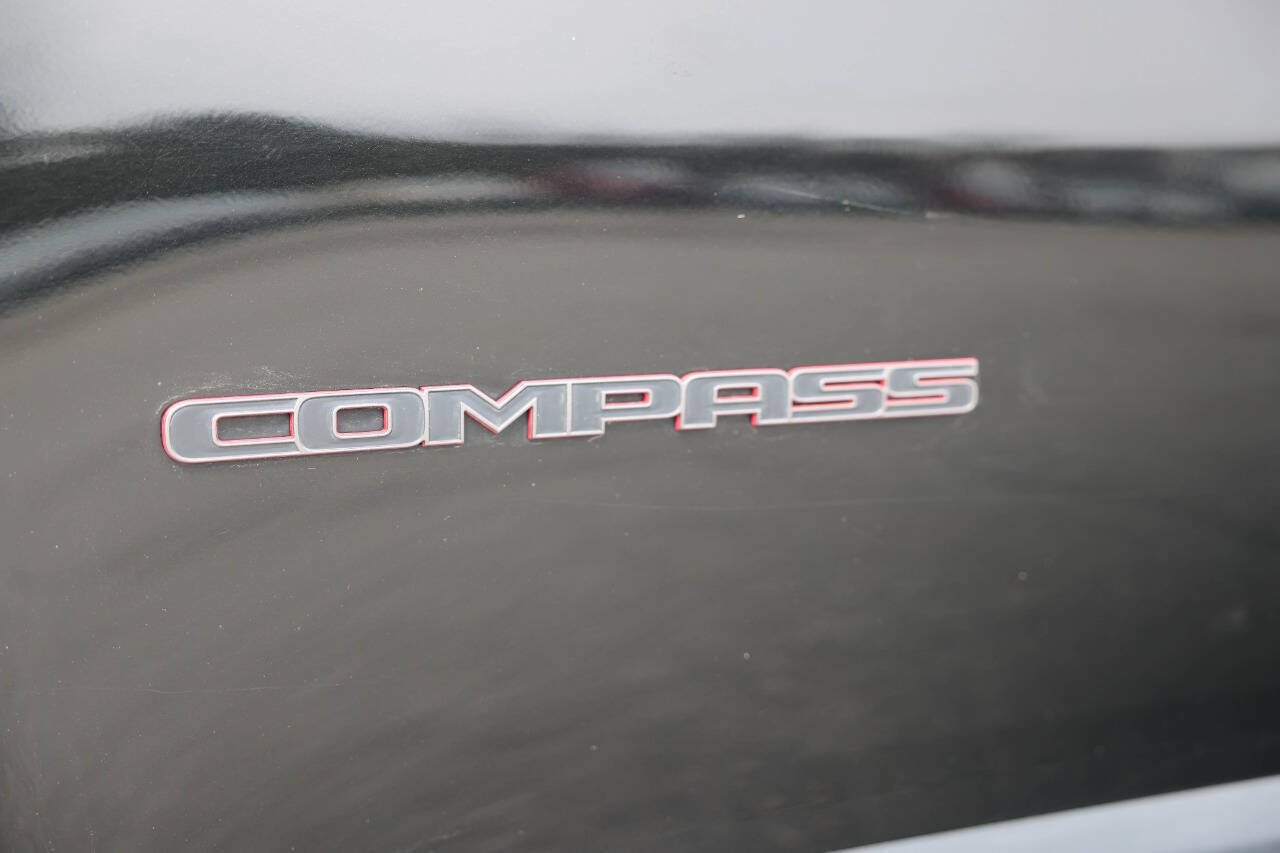 Used 2020 Jeep Compass Trailhawk AWD/4WD image 29