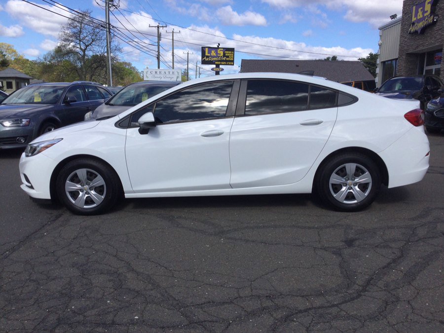 Used 2017 Chevrolet Cruze LS FWD image 11