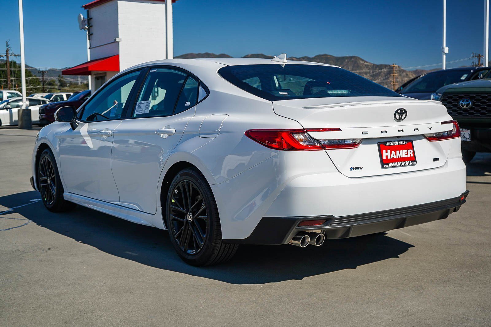Used 2026 Toyota Camry SE FWD image 5