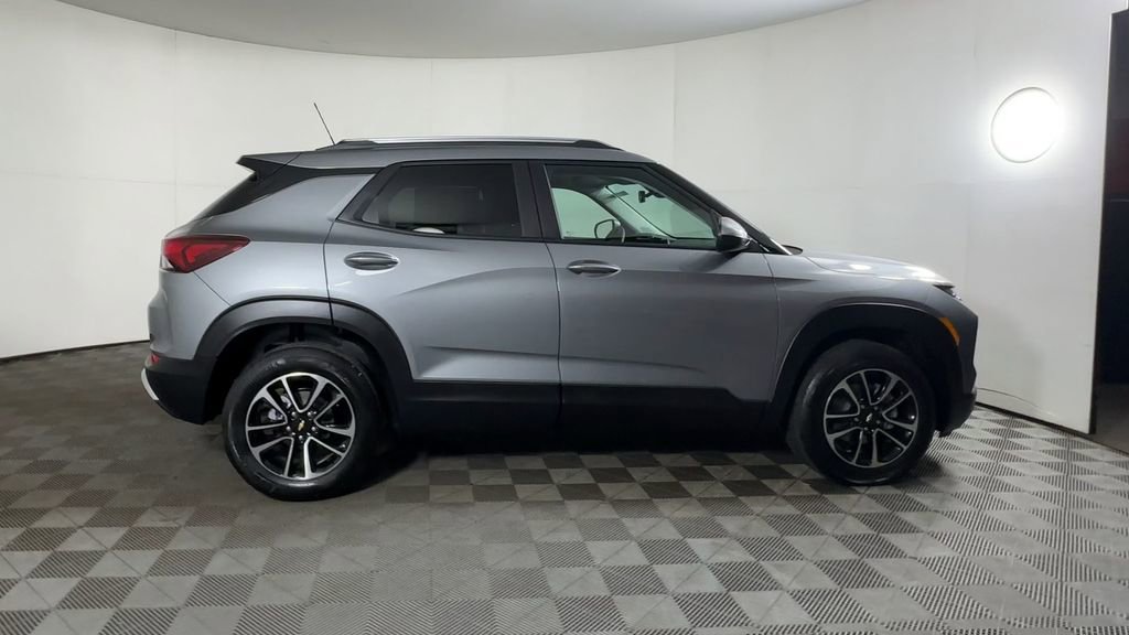 New 2026 Chevrolet TrailBlazer LT w/ Convenience Package image 2