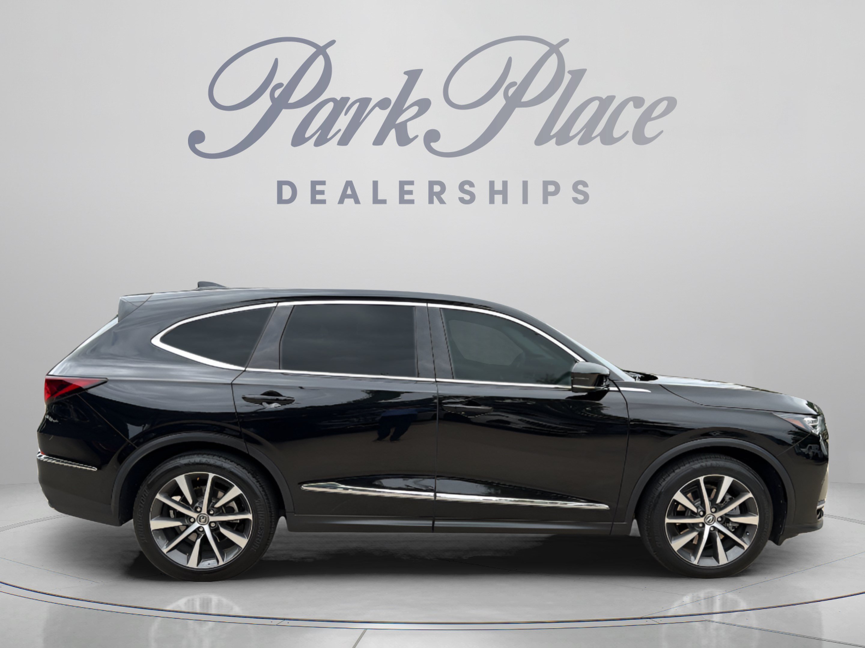 Used 2025 Acura MDX w/ Technology Package FWD image 7