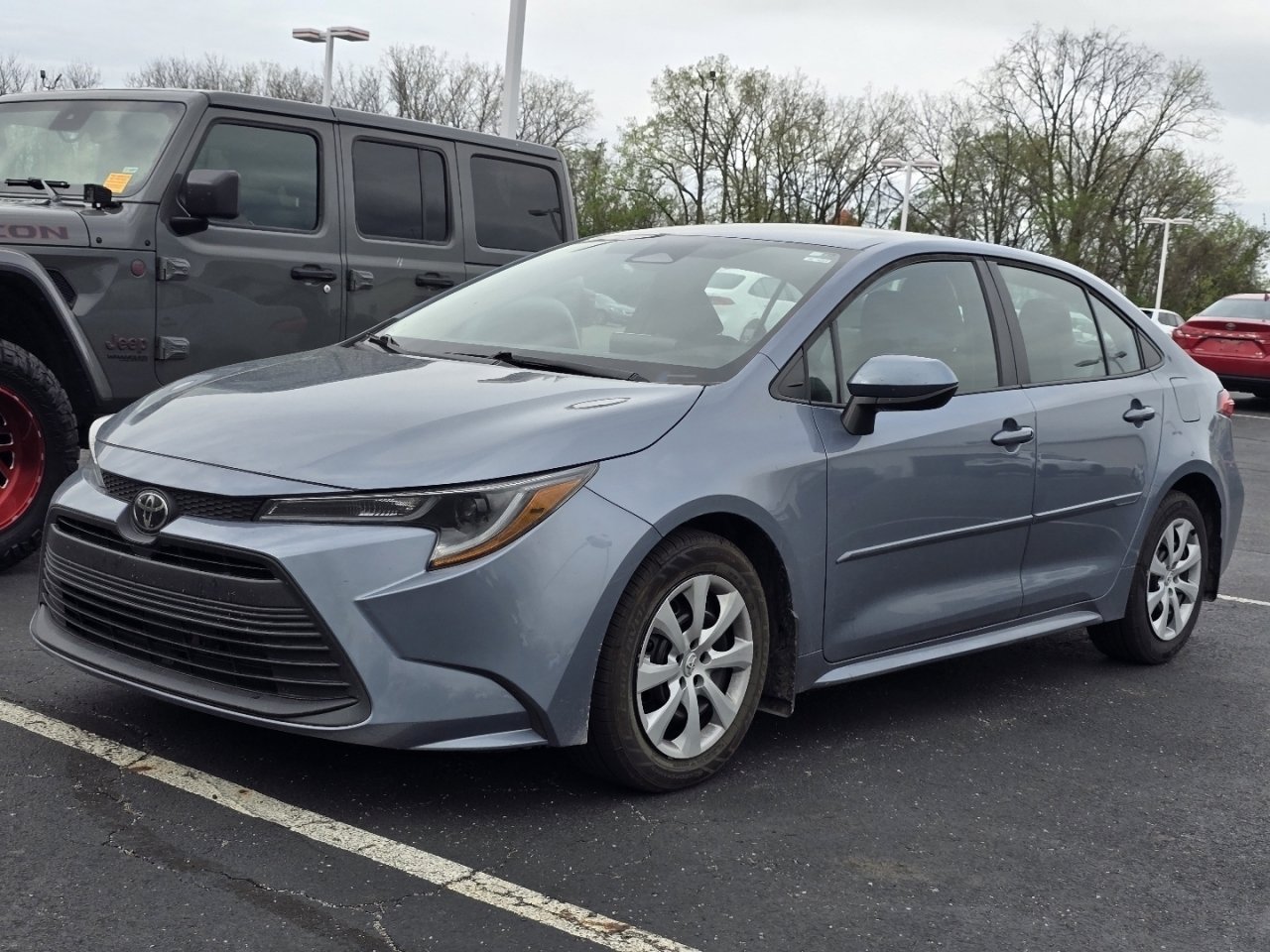 Used 2023 Toyota Corolla LE image 3