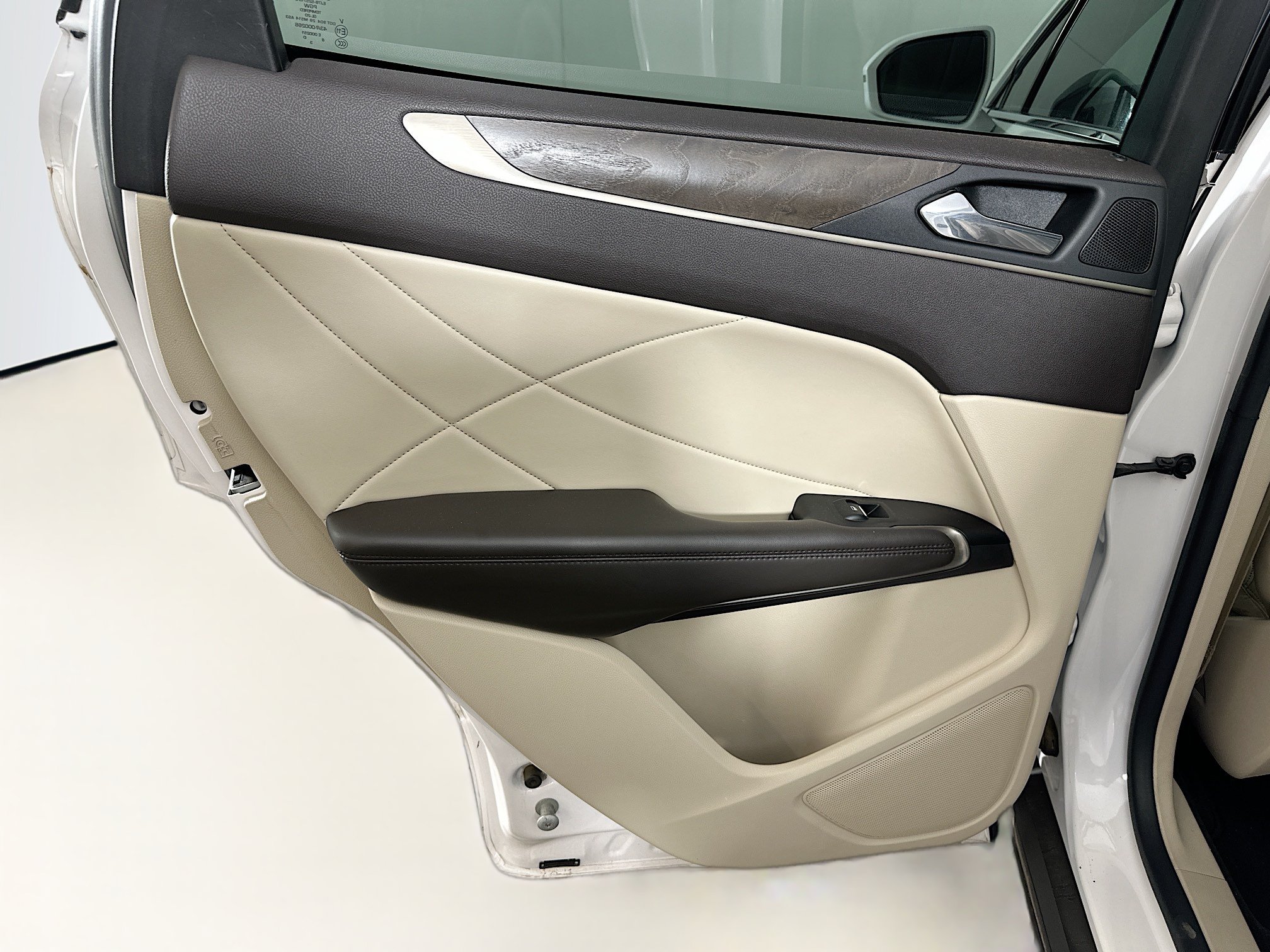 Used 2019 Lincoln MKC Reserve w/ MKC Technology Package FWD image 27