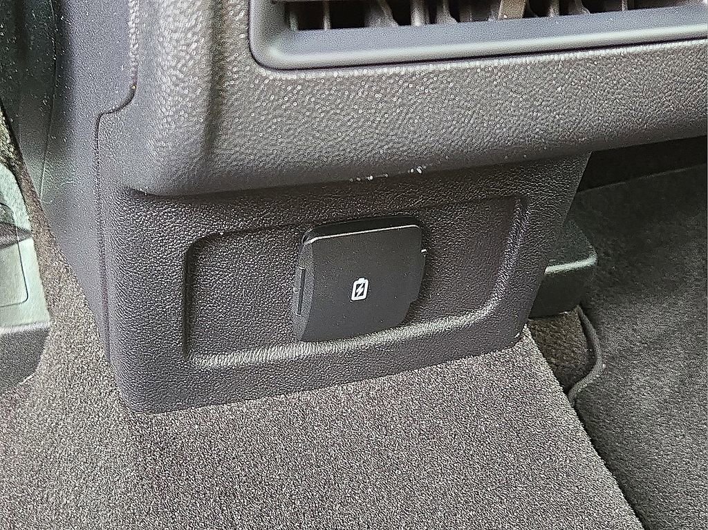 Used 2022 Lincoln Corsair Reserve image 16