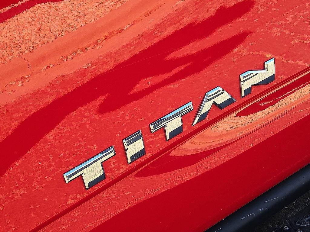 Used 2024 Nissan Titan SV w/ SV Convenience Package image 12