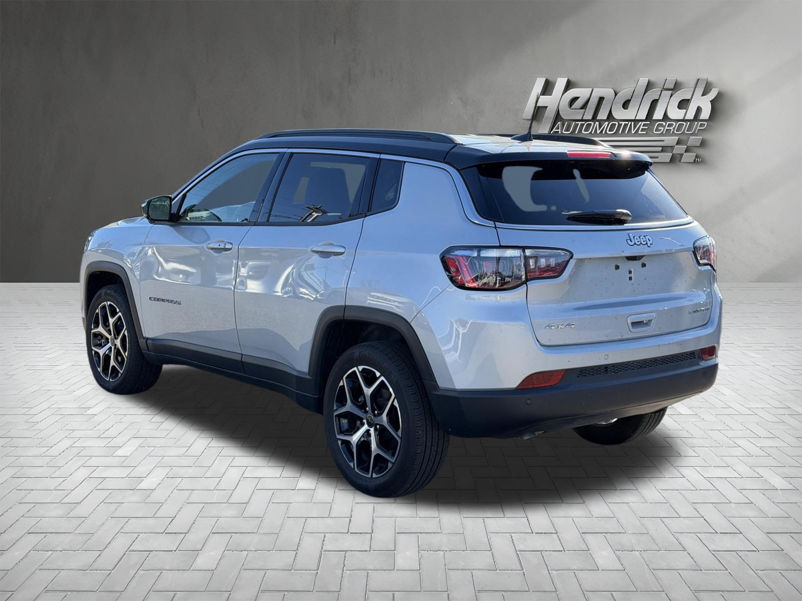 Used 2025 Jeep Compass Limited AWD/4WD image 7