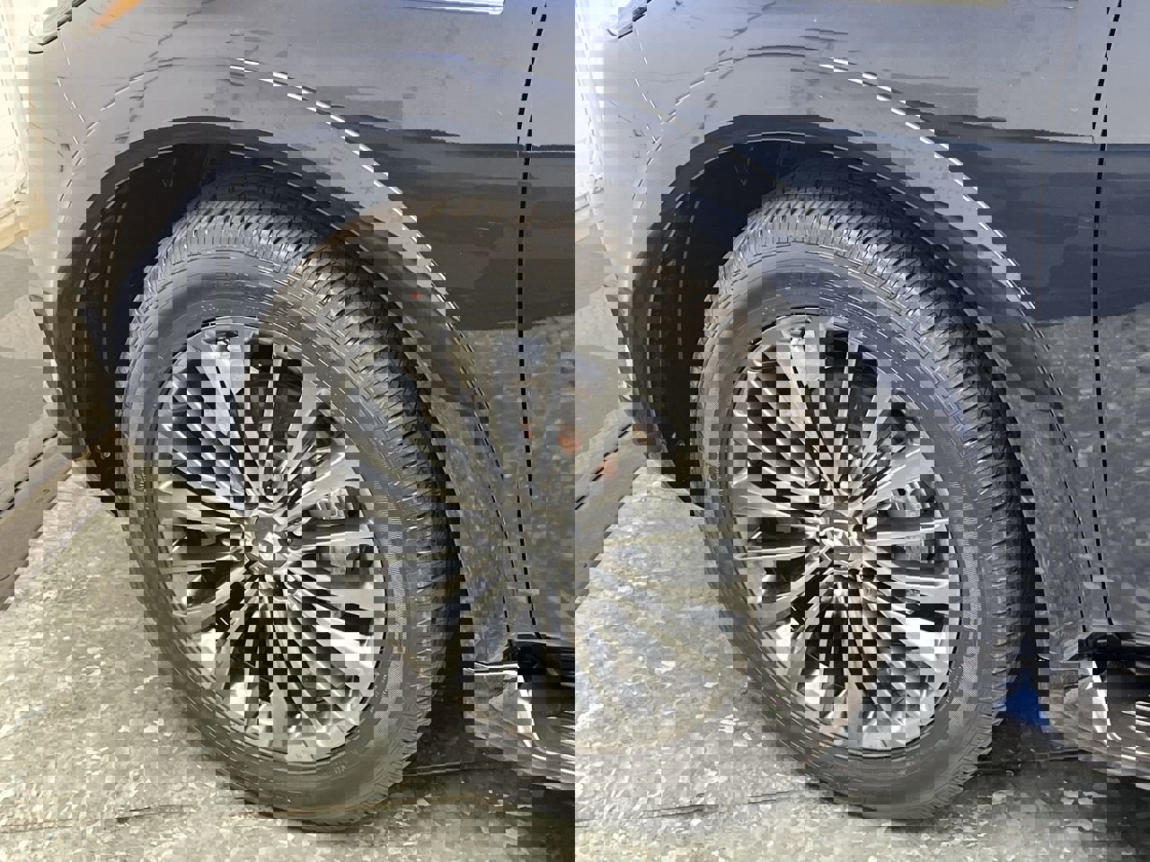 Used 2023 INFINITI QX80 Sensory w/ Cargo Package image 36