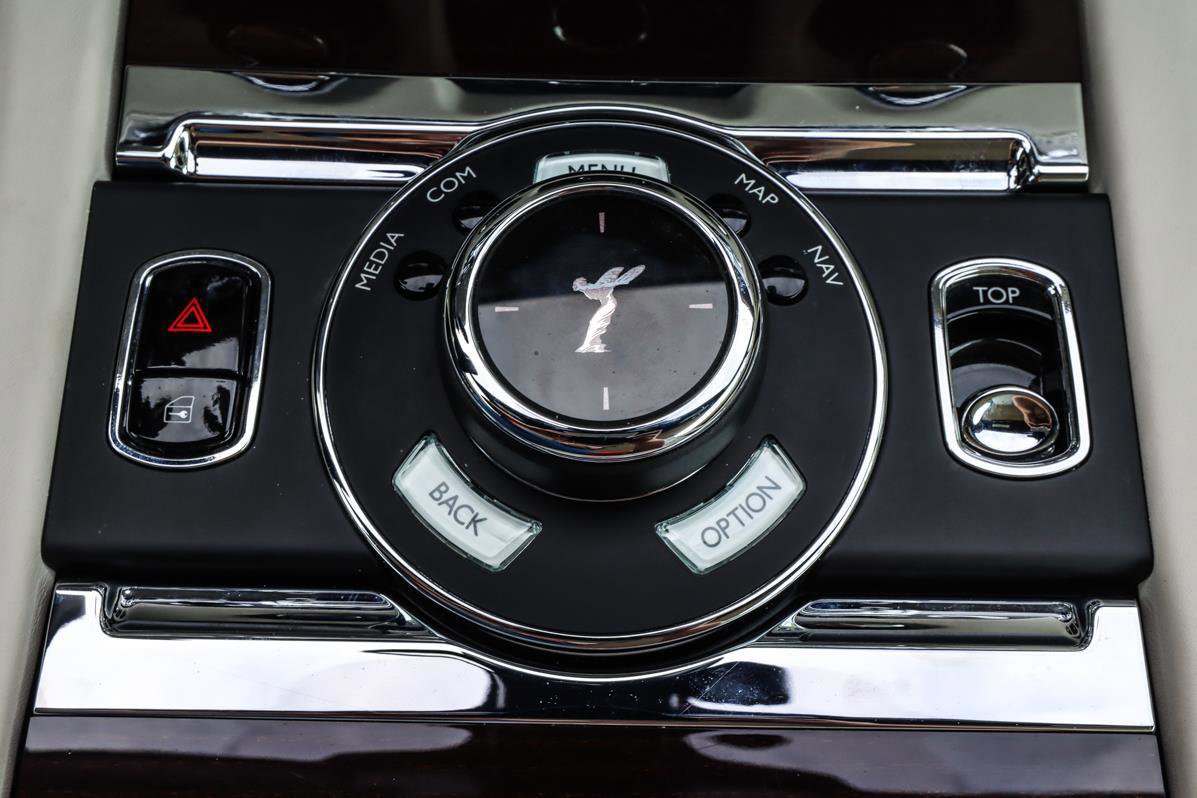 Used 2019 Rolls-Royce Dawn image 25