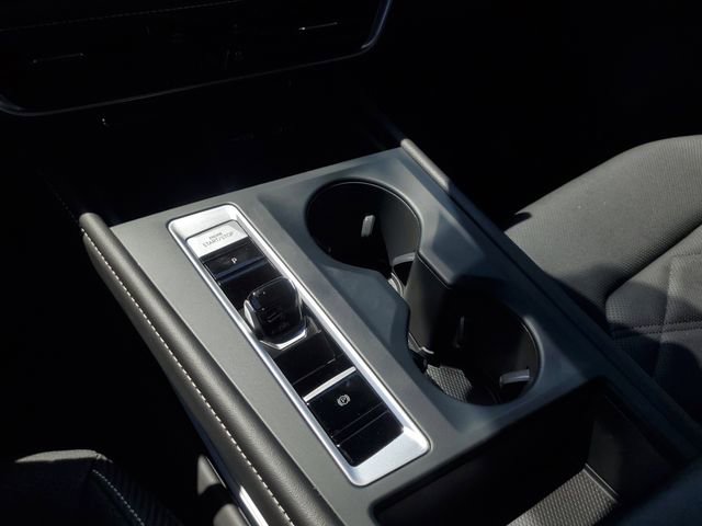 Certified 2025 Volkswagen Atlas Cross Sport SE image 22