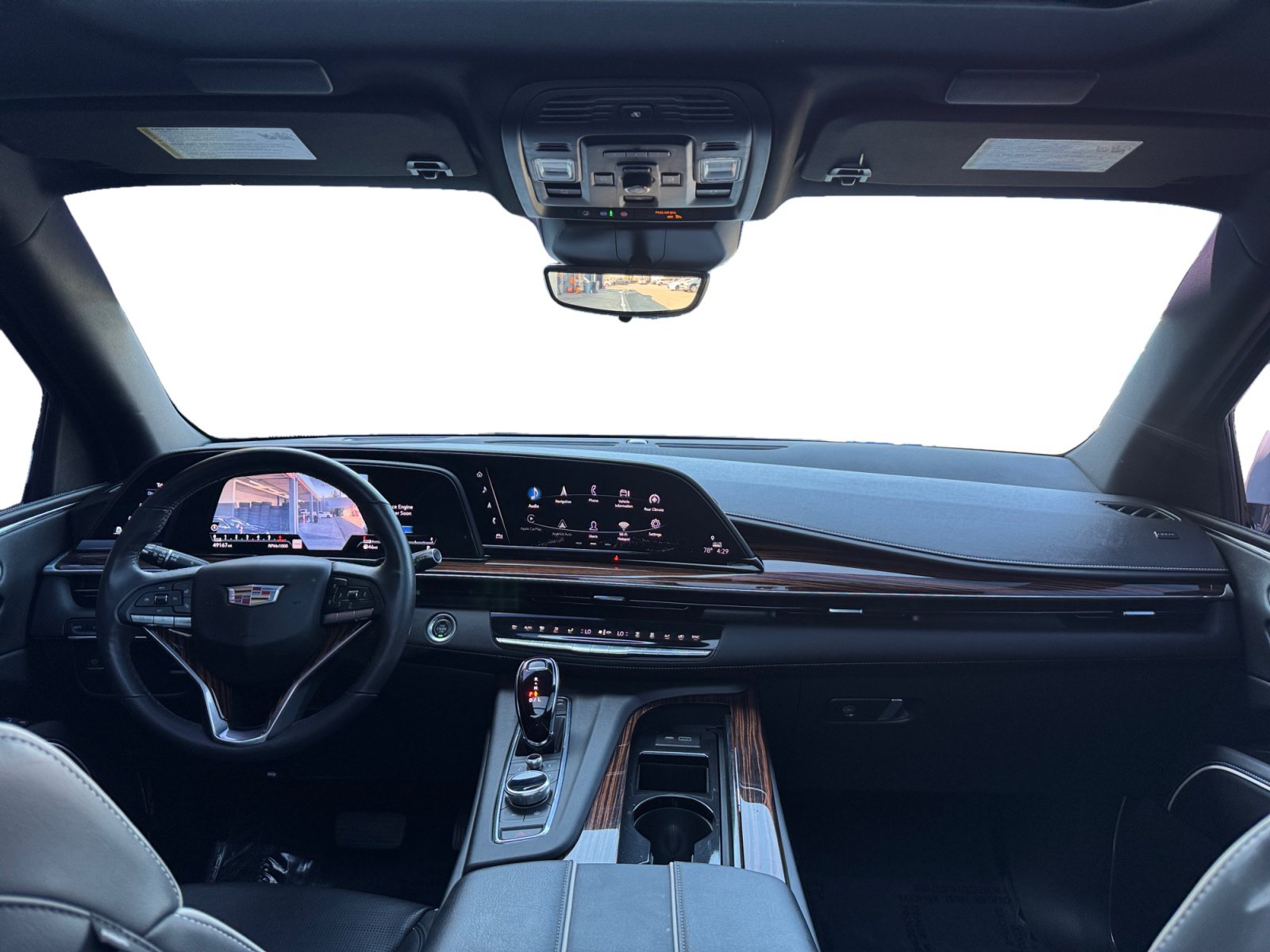 Used 2021 Cadillac Escalade Premium Luxury AWD/4WD image 10