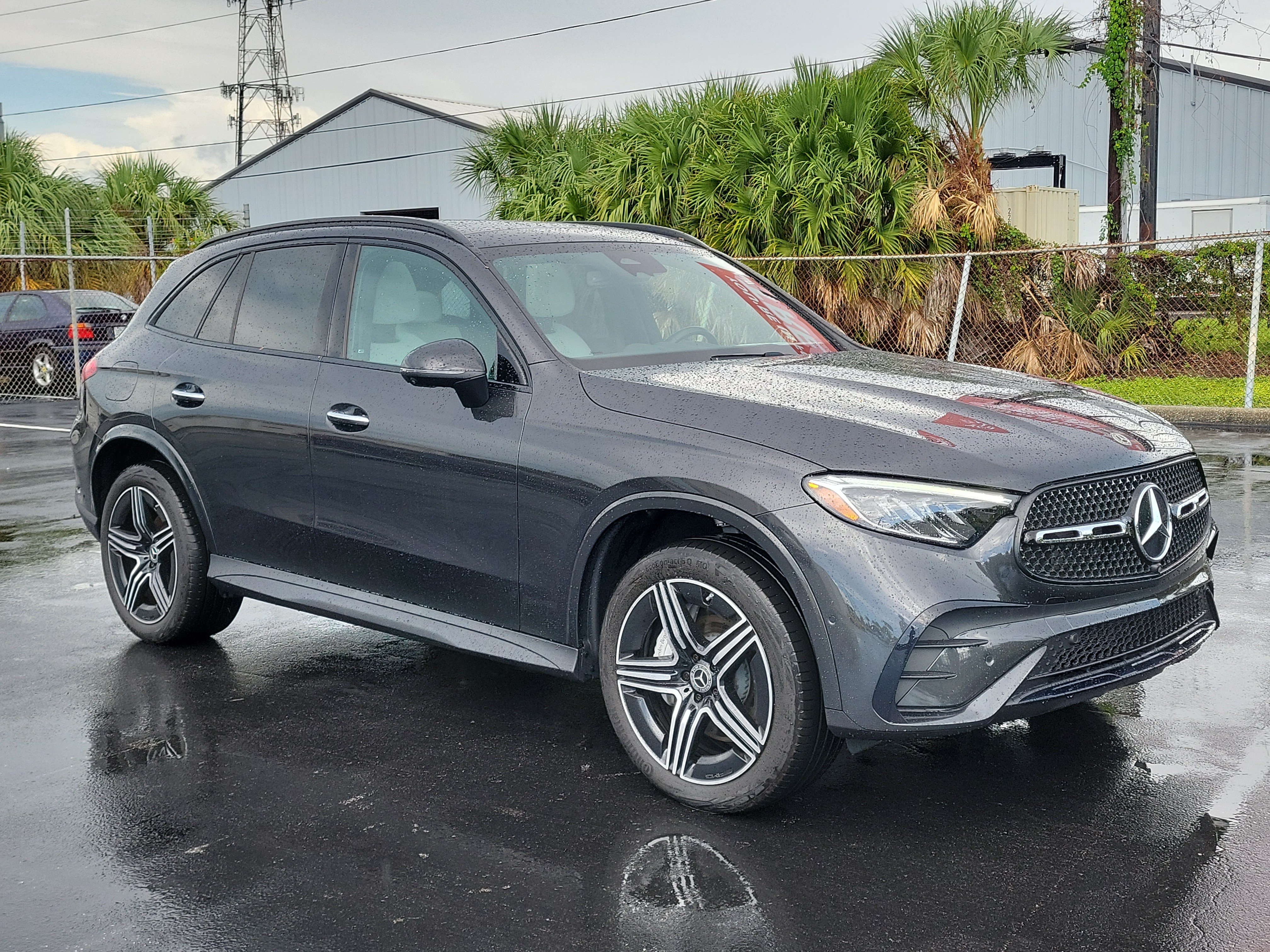 Used 2024 Mercedes-Benz GLC 300 video 2