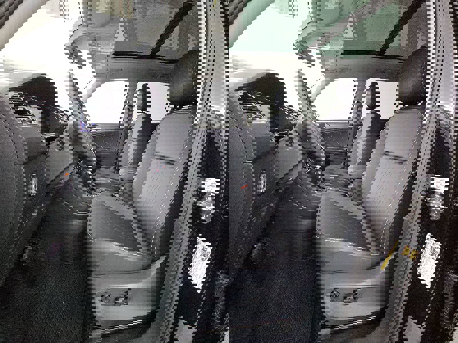 Certified 2024 Volkswagen Tiguan SE image 15