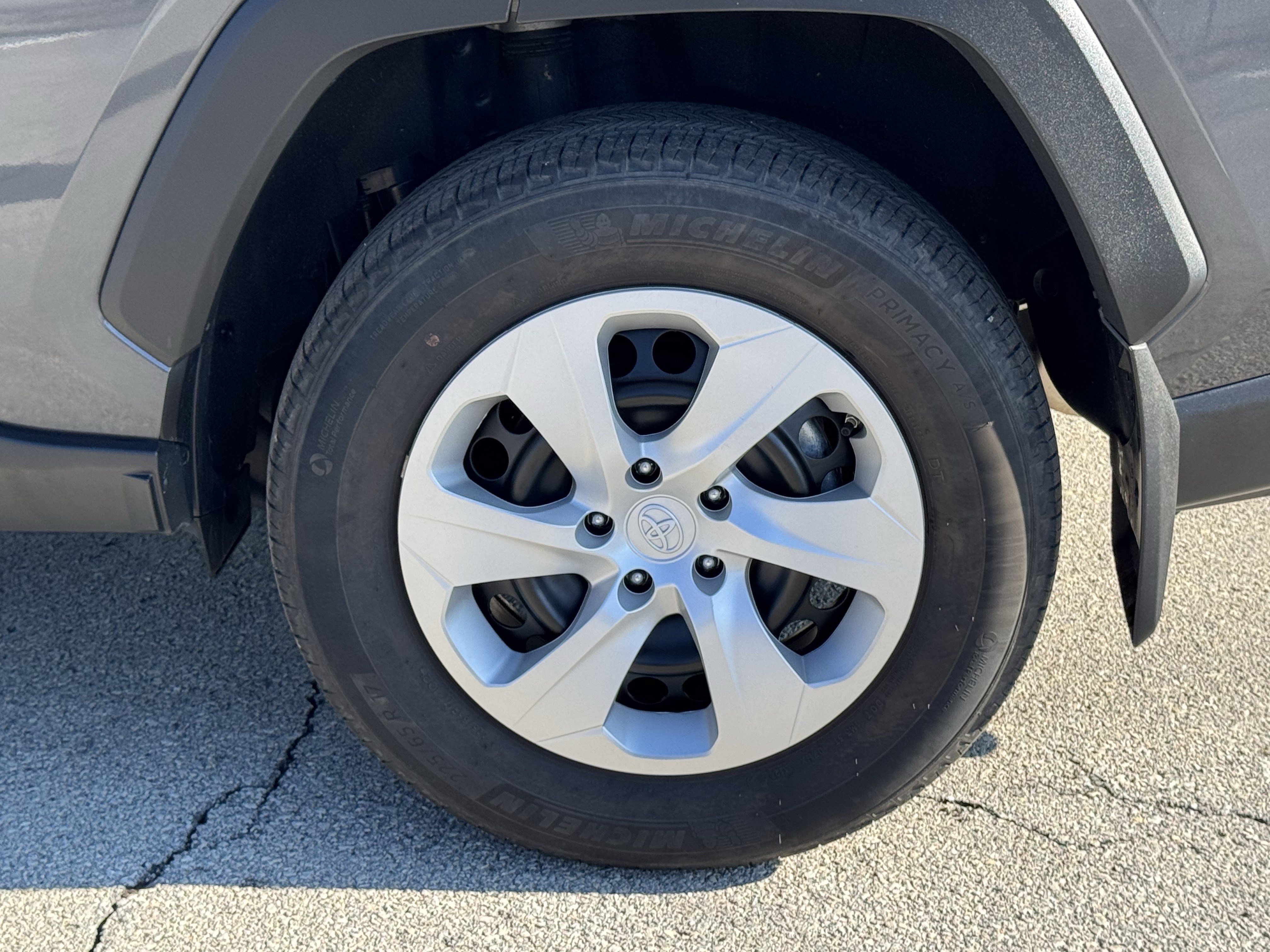 Used 2024 Toyota RAV4 LE image 37