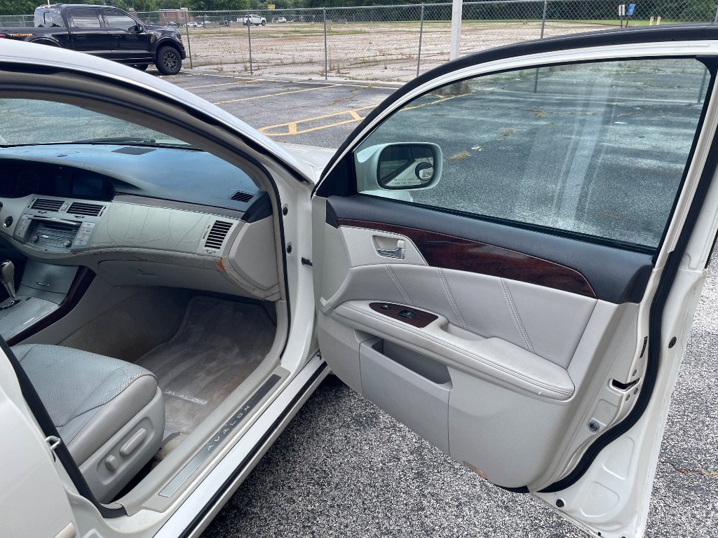 Used 2008 Toyota Avalon Limited FWD image 20