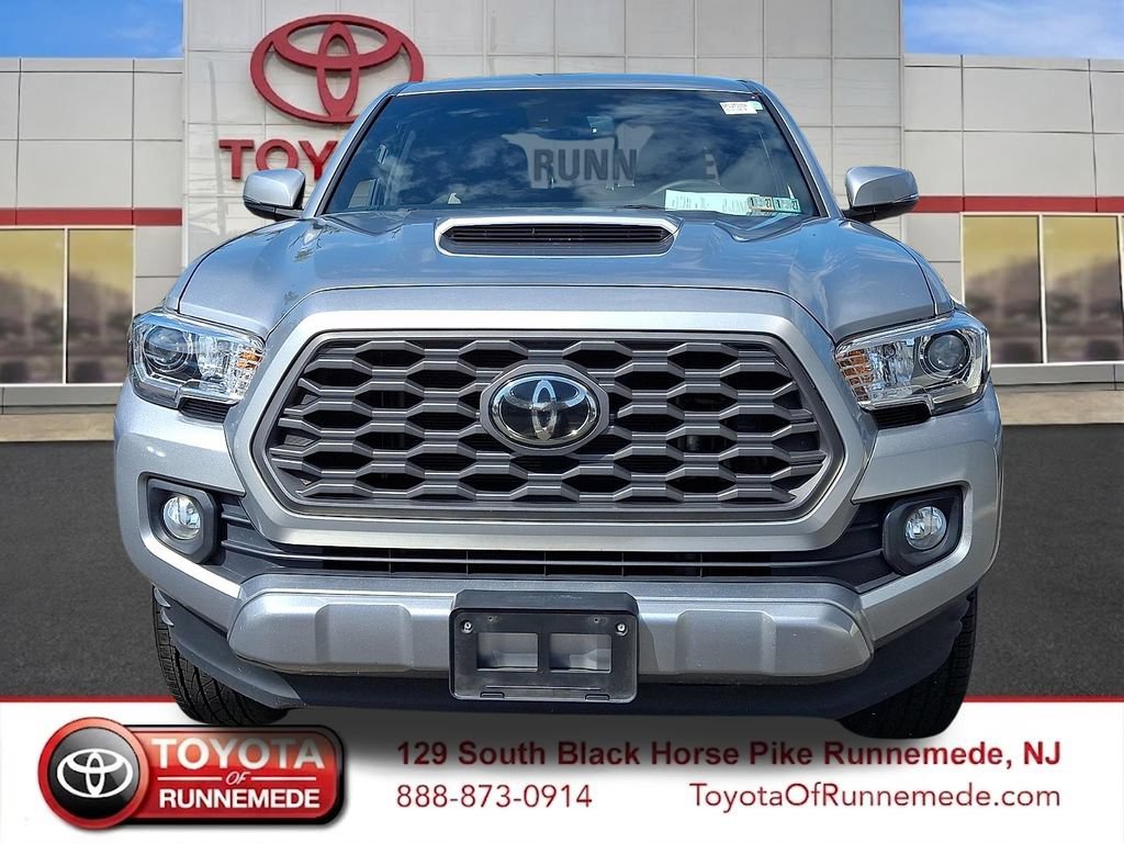 Certified 2022 Toyota Tacoma TRD Sport AWD/4WD image 2