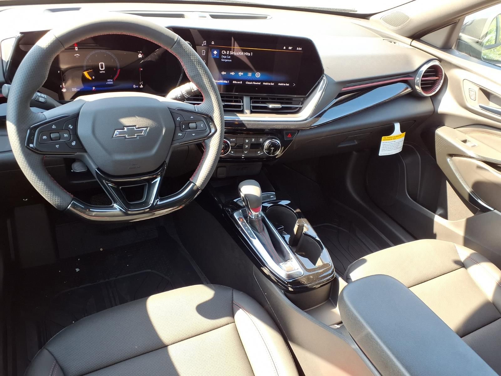 New 2026 Chevrolet Trax RS w/ Sunroof Package FWD image 7