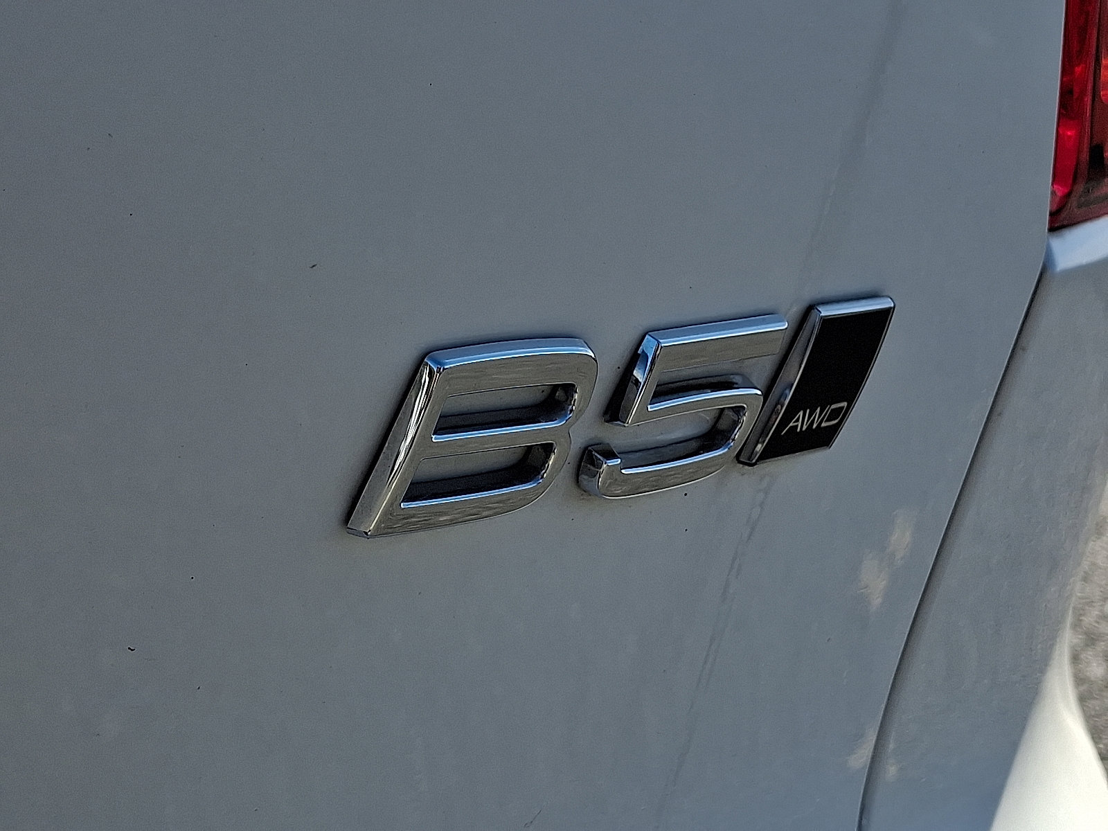 Used 2023 Volvo XC40 B5 Plus w/ Driver Assist Package image 33