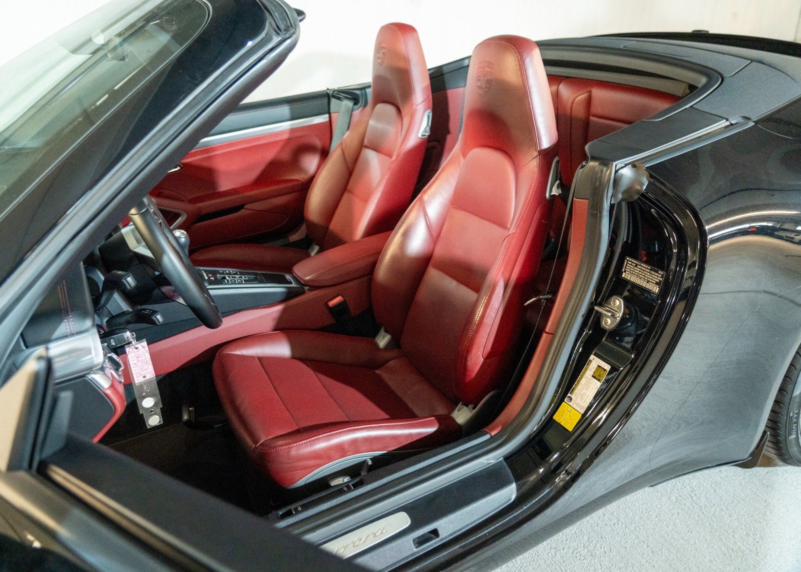 Certified 2018 Porsche 911 GT2 RS image 5
