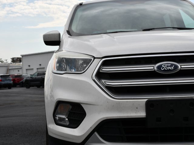 Used 2017 Ford Escape SE AWD/4WD image 32
