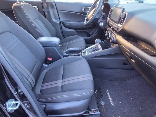 Used 2021 Hyundai Venue SEL w/ Cargo Package FWD image 9