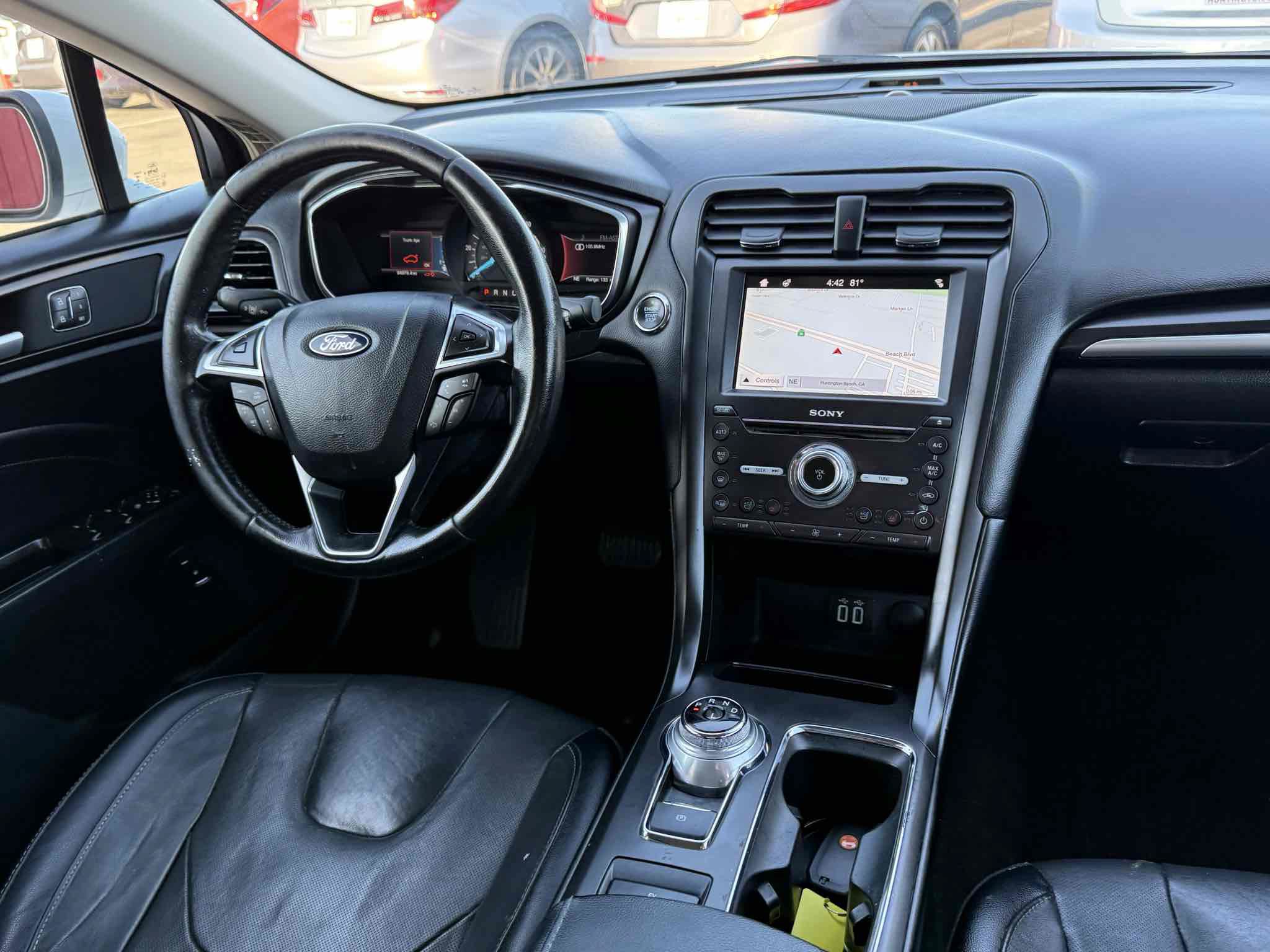 Used 2019 Ford Fusion Energi Titanium FWD image 17