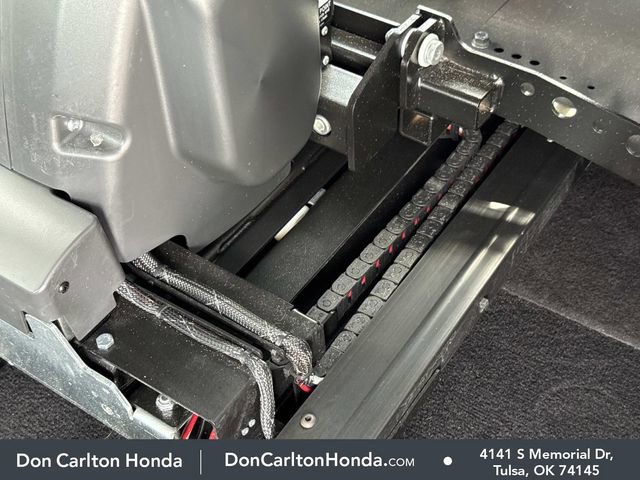 Used 2019 Dodge Grand Caravan SXT image 24