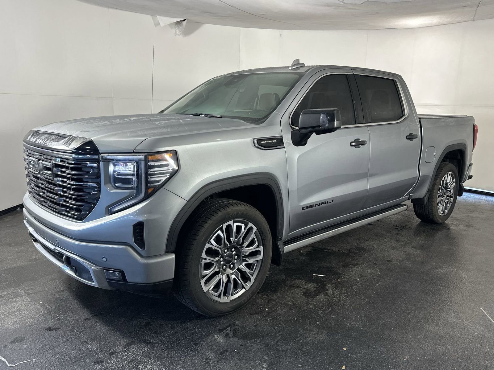 Used 2025 GMC Sierra 1500 Denali Ultimate AWD/4WD image 4