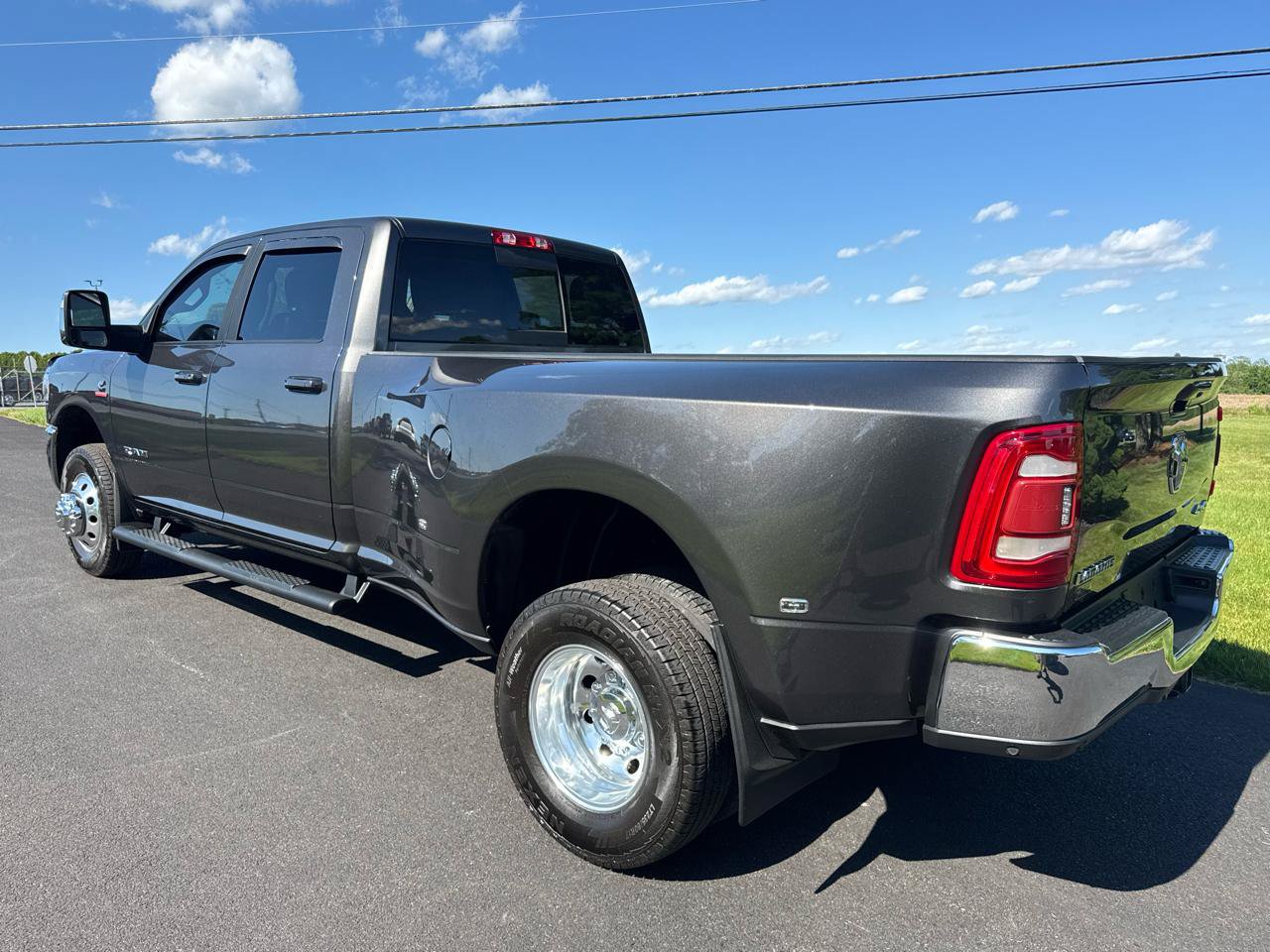 Used 2023 RAM 3500 Laramie AWD/4WD image 4