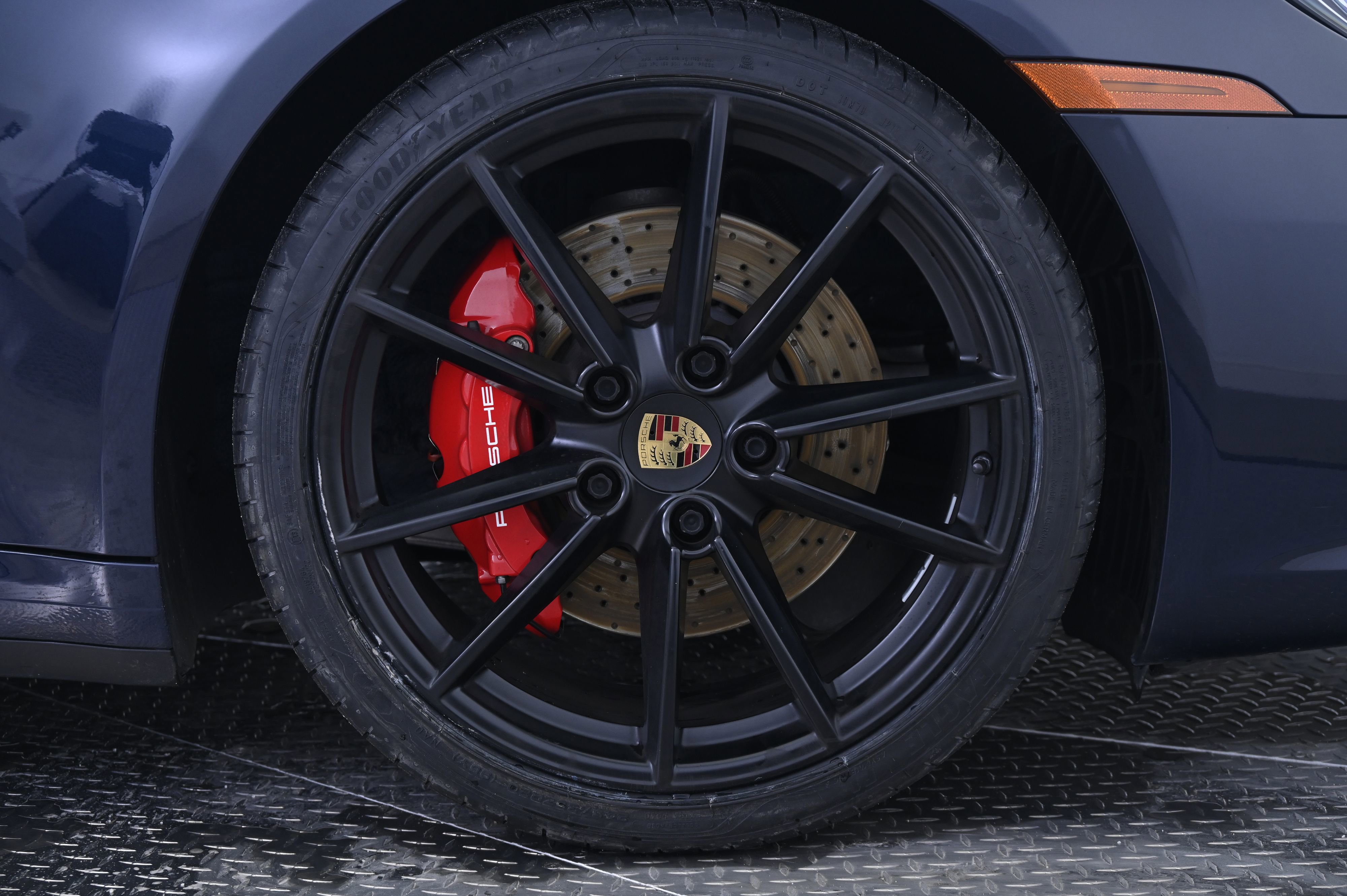 Used 2020 Porsche 911 Carrera S image 17