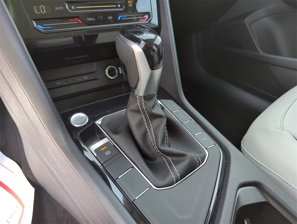 New 2025 Volkswagen Taos SE image 34