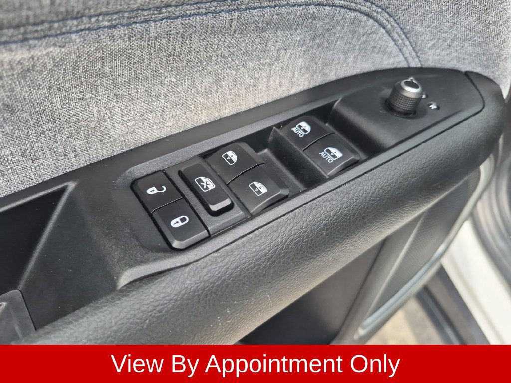 Used 2025 Jeep Compass Latitude AWD/4WD image 13