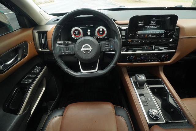 Used 2022 Nissan Pathfinder Platinum w/ Cargo Package image 15